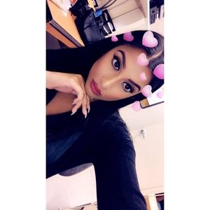 Meet your Posher, Felicia